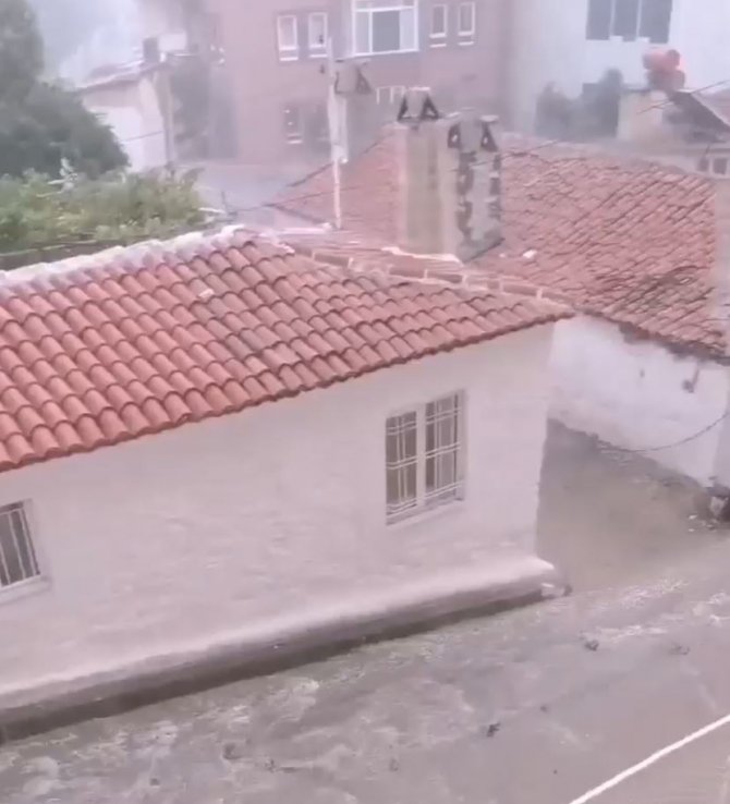 Muğla’da Fırtına Ve Sağanak Hayatı Olumsuz Etkiledi