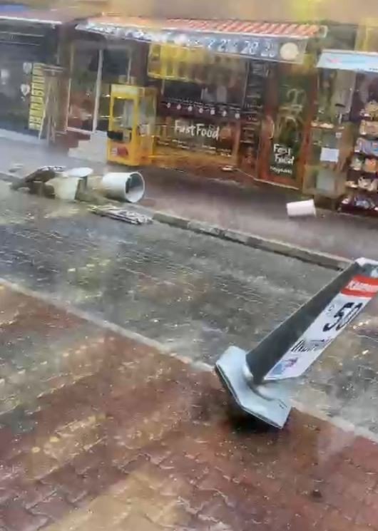 Muğla’da Fırtına Ve Sağanak Hayatı Olumsuz Etkiledi