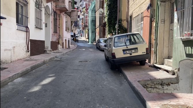 İ̇stanbul’da Korkunç Cinayet: Döverek Öldürüp Yola Attılar