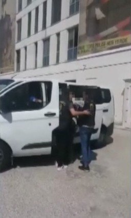 Sultanbeyli’de Uyuşturucu Operasyonu: 3 Zehir Taciri Yakalandı