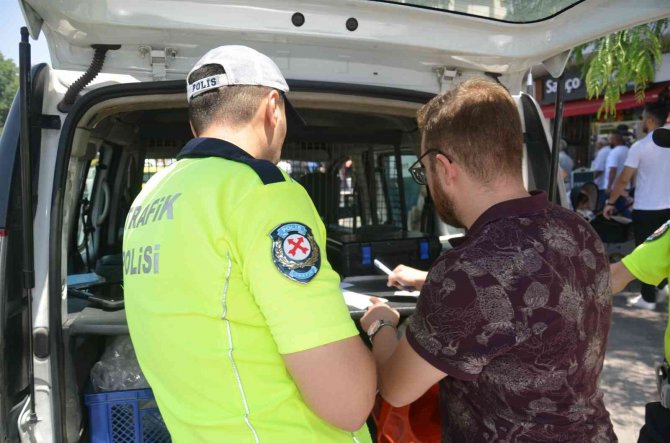 Uşak’ta Bin 291 Sürücüye Para Cezası Kesildi
