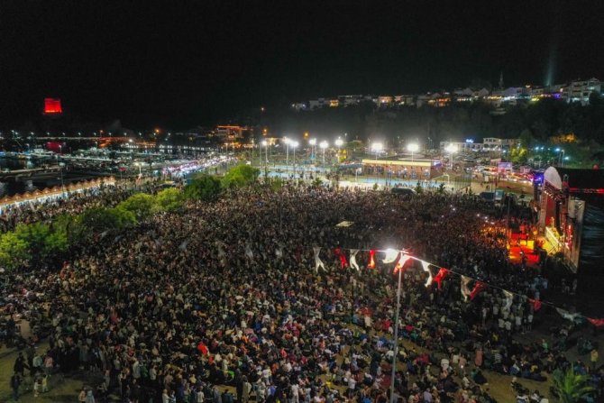 Şile Bezi Kültür Sanat Festivali Cengiz Kurtoğlu Konseriyle Son Buldu
