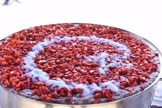 Altıeylül Belediyesi’nden Aşure İkramı