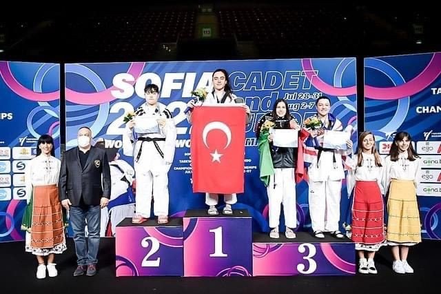 Sude Yaren Uzunçavdar Dünya Şampiyonu Oldu
