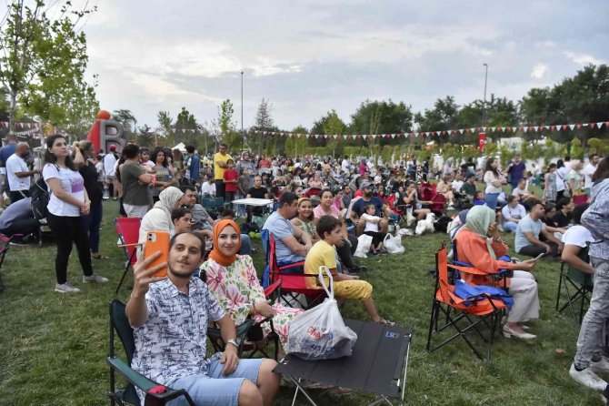 Başkentte Sakiler Ve Manga Rüzgarı Esti