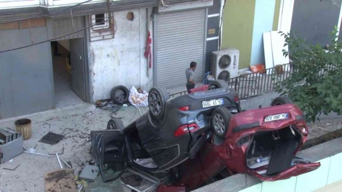 Ataşehir’de Yanlışlıkla Gaza Basan Sürücü Otomobil İle 2’nci Kattan Düştü