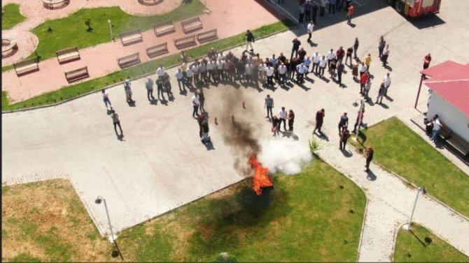 Bingöl İ̇l Milli Eğitim Müdürlüğünde Yangın Tatbikatı Yapıldı