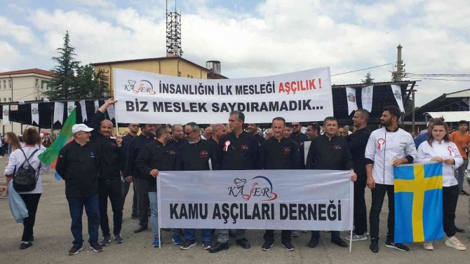 Kamu Kurumlarında Çalışan Aşçılar Festivale Siyah Önlükle Katıldı