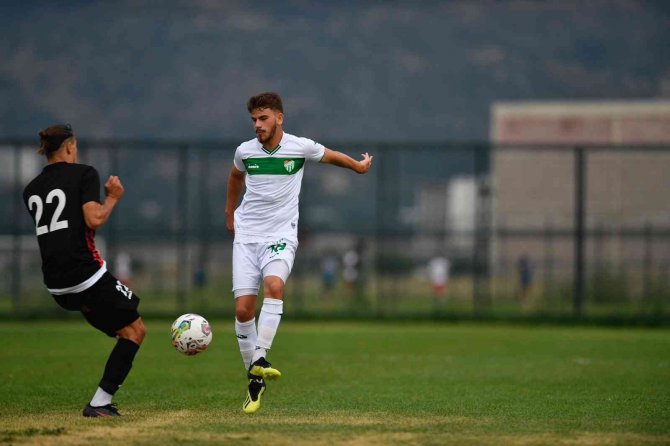 Bursaspor Hazırlık Maçında 68 Aksaray Belediyespor’u 2-1 Yendi