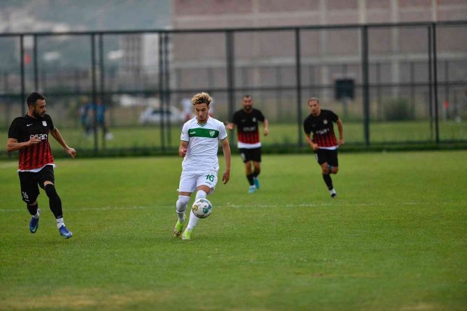 Bursaspor Hazırlık Maçında 68 Aksaray Belediyespor’u 2-1 Yendi