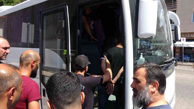 Çanakkale’de Çıkan Kavgada Gözaltına Alınan 10 Kişi Adliyeye Sevk Edildi