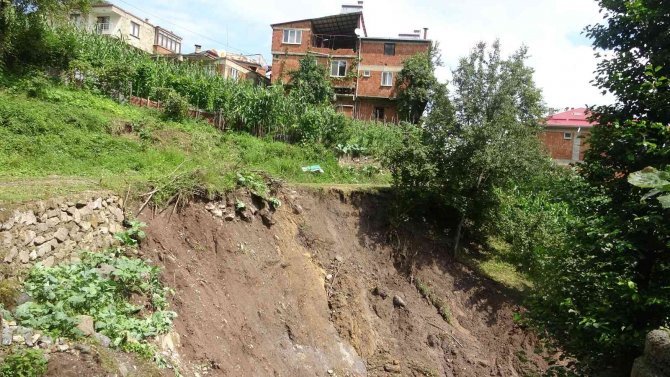 Giresun’da Şiddetli Yağış Sonrası Meydana Gelen Sel Ve Heyelanların Yaraları Sarılıyor