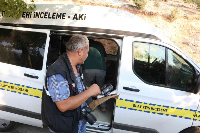 Kocasını Tüfekle Kızını Zehirleyerek Öldürmüş