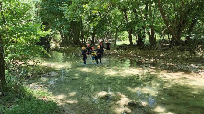 Kanyonda Mahsur Kalan 2 Kişi 25 Saat Sonra Kurtarıldı