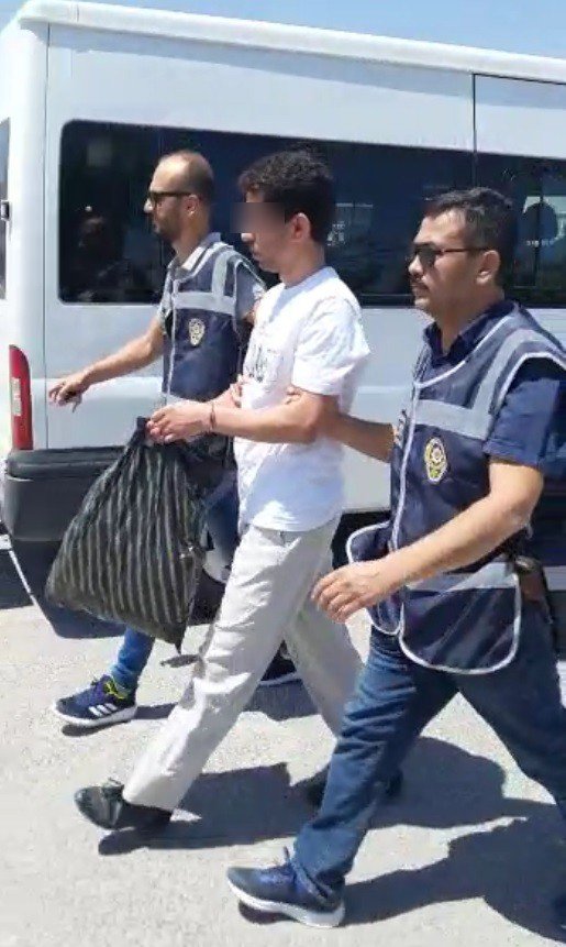 Sarkıntılıktan Aranan Fetö’den İhraç Olan Emniyet Amiri Yakalandı