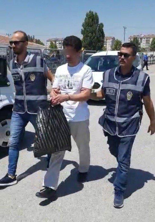 Sarkıntılıktan Aranan Fetö’den İhraç Olan Emniyet Amiri Yakalandı