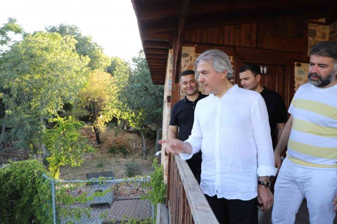 Turizm Noktasında Görüş Alışverişi