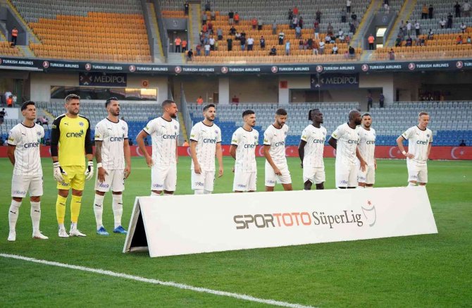 Spor Toto Süper Lig: Medipol Başakşehir: 2 - Kasımpaşa: 0 (İ̇lk Yarı)