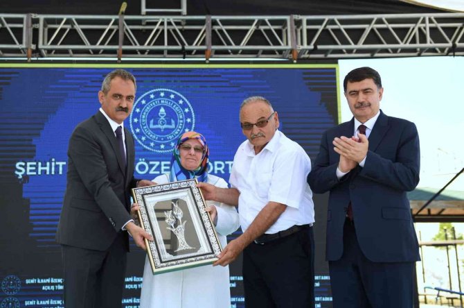 Bakan Özer: “614 Bin Öğretmenimizin Uzman Ve Başöğretmenlik İlgili Süreçleri Devam Ediyor”