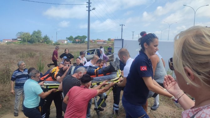 Korkutan Kaza, Sürücü Otomobilinden Metrelerce Uzağa Savruldu