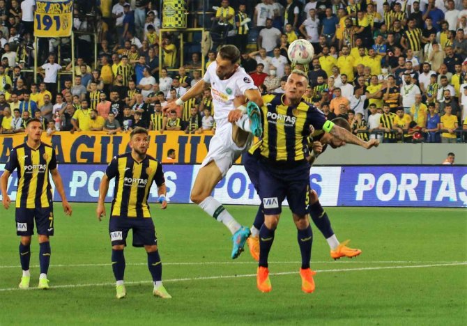 Spor Toto Süper Lig: Mke Ankaragücü: 0 - Konyaspor: 0 (İ̇lk Yarı)