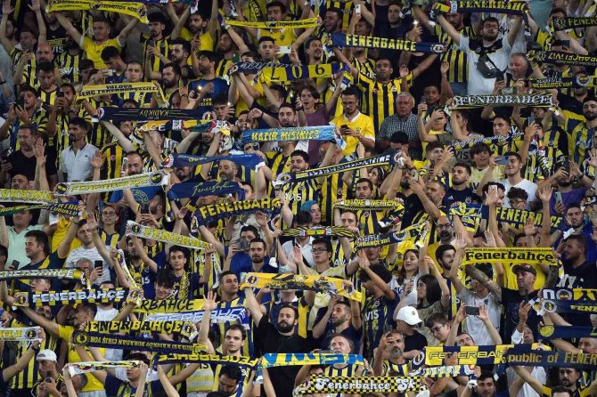 Spor Toto Süper Lig: Fenerbahçe: 1 - Ümraniyespor: 0 (Maç Devam Ediyor)