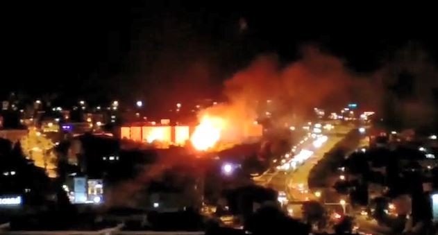 Tekirdağ’da Okul Bahçesindeki Ağaçlar Alev Alev Yandı