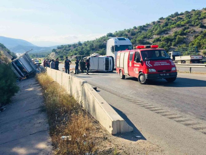 Hapşırık Tutması Kazaya Neden Oldu: 4 Yaralı