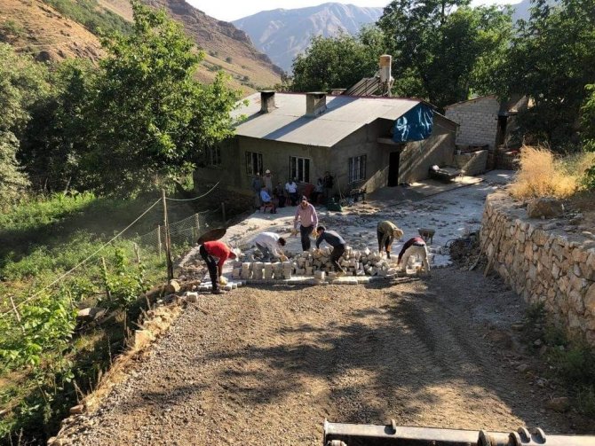 Engelli Vatandaşın Yolunda Parke Çalışması