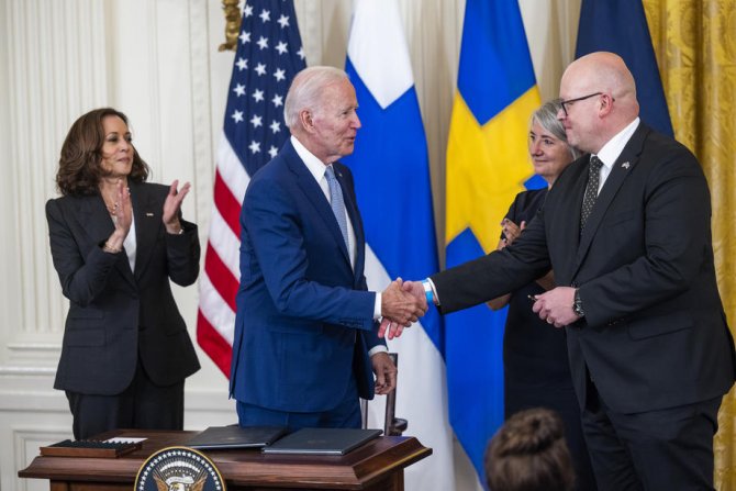 Abd Başkanı Biden, Finlandiya Ve İ̇sveç’in Nato’ya Katılımına Onay Veren Belgeleri İmzaladı
