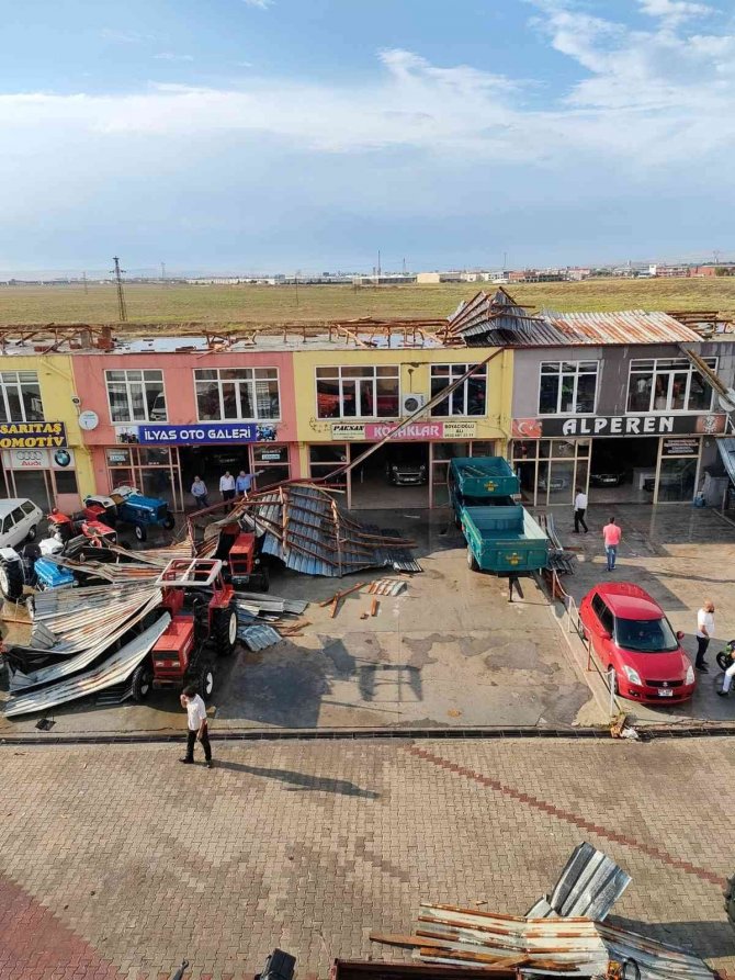 Afyonkarahisar’da Şiddetli Rüzgar Hayatı Olumsuz Etkiledi