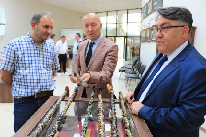 "Asaletin Simgesi" Devrek Bastonu Dünyaya Açılıyor