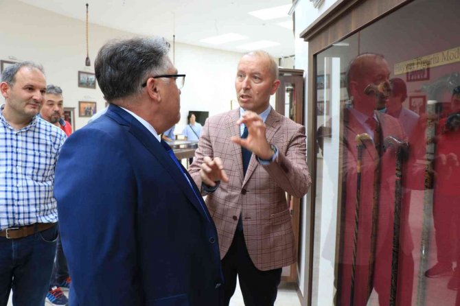 "Asaletin Simgesi" Devrek Bastonu Dünyaya Açılıyor