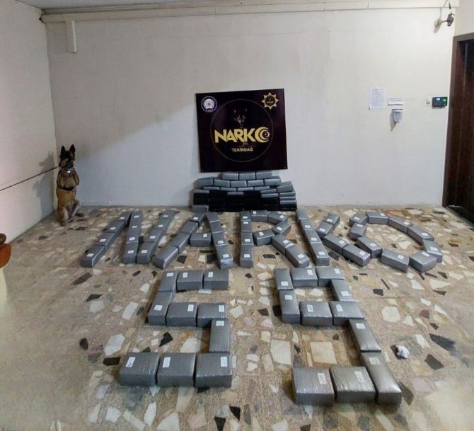 Gemide Yakalanan 242 Kilogram Kokainle İlgili 4 Yabancı Tutuklandı