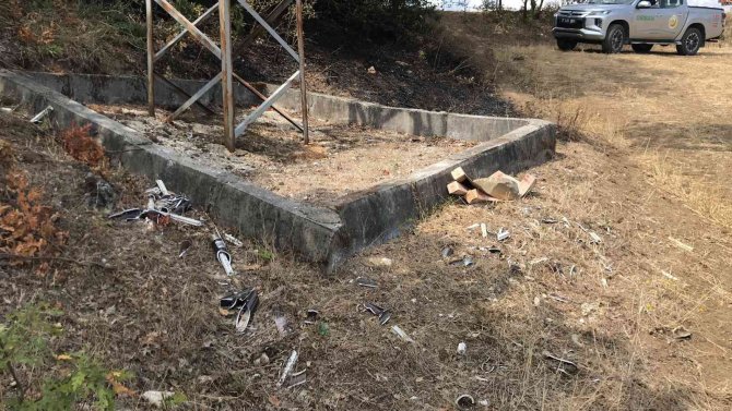 Çanakkale’de Çıkan Yangın Ormanlık Alana Sıçramadan Söndürüldü