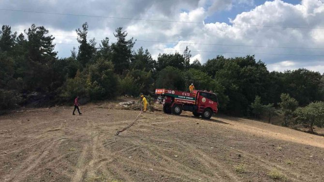 Çanakkale’de Çıkan Yangın Ormanlık Alana Sıçramadan Söndürüldü