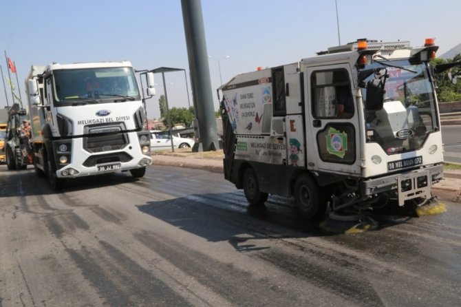 Melikgazi Belediyesi Toplu Temizlik Çalışmalarına Devam Ediyor