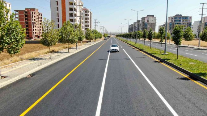 Diyarbakır’da İki Caddenin Asfalt Çalışması Tamamlandı