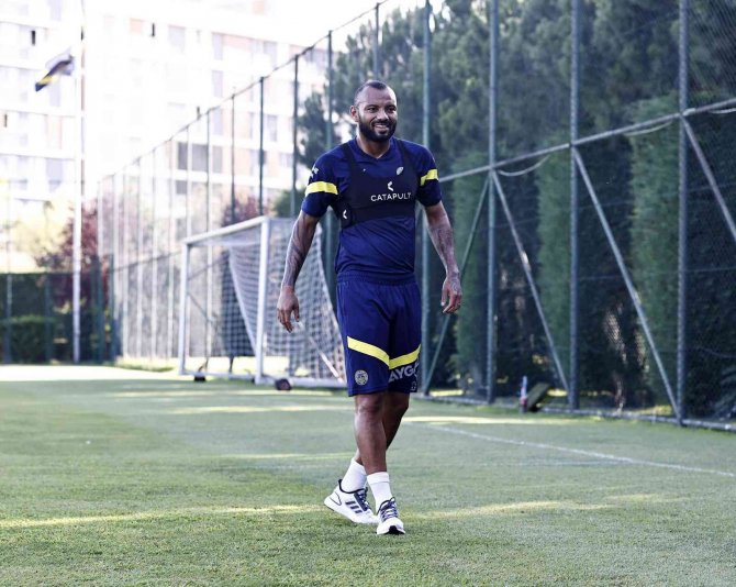 Fenerbahçe, Slovacko Maçının Hazırlıklarına Başladı