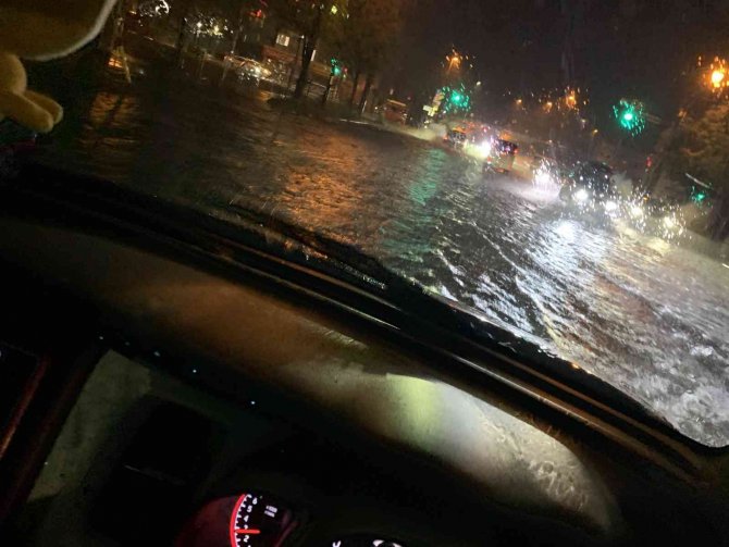 Japonya’da Şiddetli Yağışlar Sürüyor: 51 Bin 588 Kişiye Acil Güvenlik Uyarısı Yapıldı