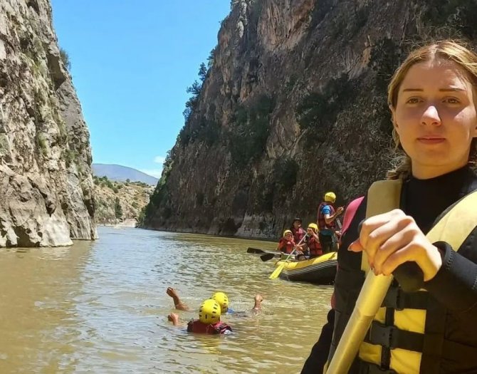 Karasu Nehri’nde Rafting Keyfi