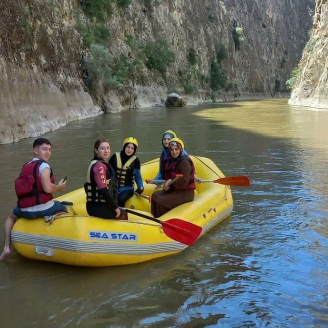 Karasu Nehri’nde Rafting Keyfi