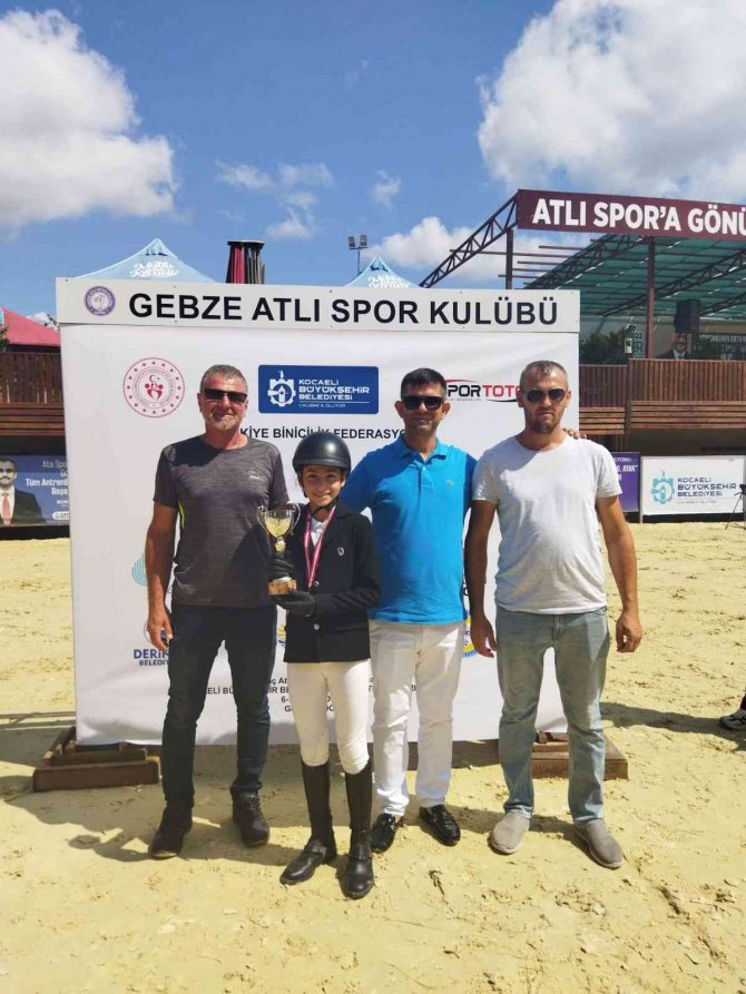 Kartepeli Biniciler Birinci Oldu