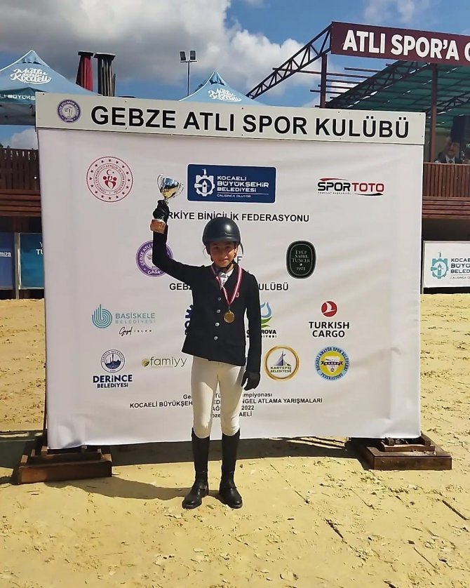 Kartepeli Biniciler Birinci Oldu