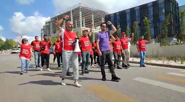 İ̇şçinin Pres Makinesine Sıkışıp Öldüğü Fabrikada Eylem