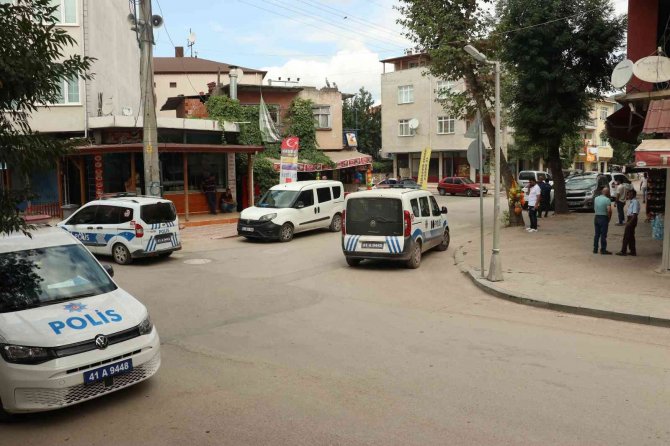 Arkadaşının İş Yerinde Silahla Vurulmuş Halde Bulundu