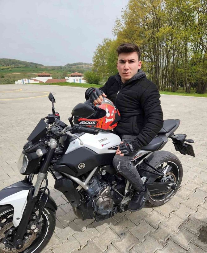 İ̇şe Başladığı Gün Kaza Geçiren Moto Kurye Hayatını Kaybetti
