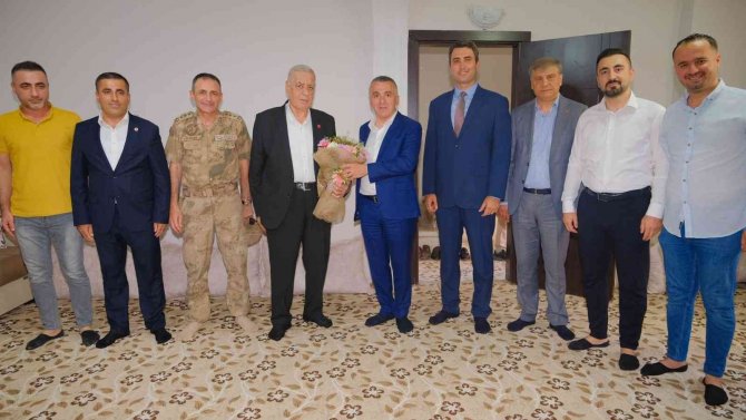 Şırnak Valisi Bilgin, Silopi’de Vatandaş Ve İş Dünyasıyla Bir Araya Geldi