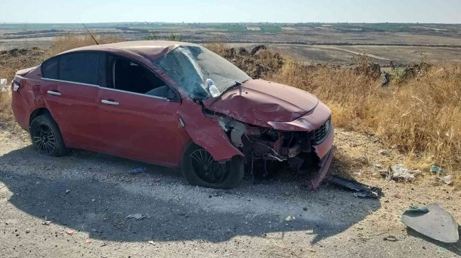 Şarampole Devrilen Otomobilde Bulunan 2 Kişi Yaralandı