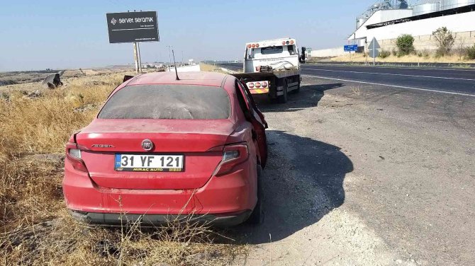 Şarampole Devrilen Otomobilde Bulunan 2 Kişi Yaralandı
